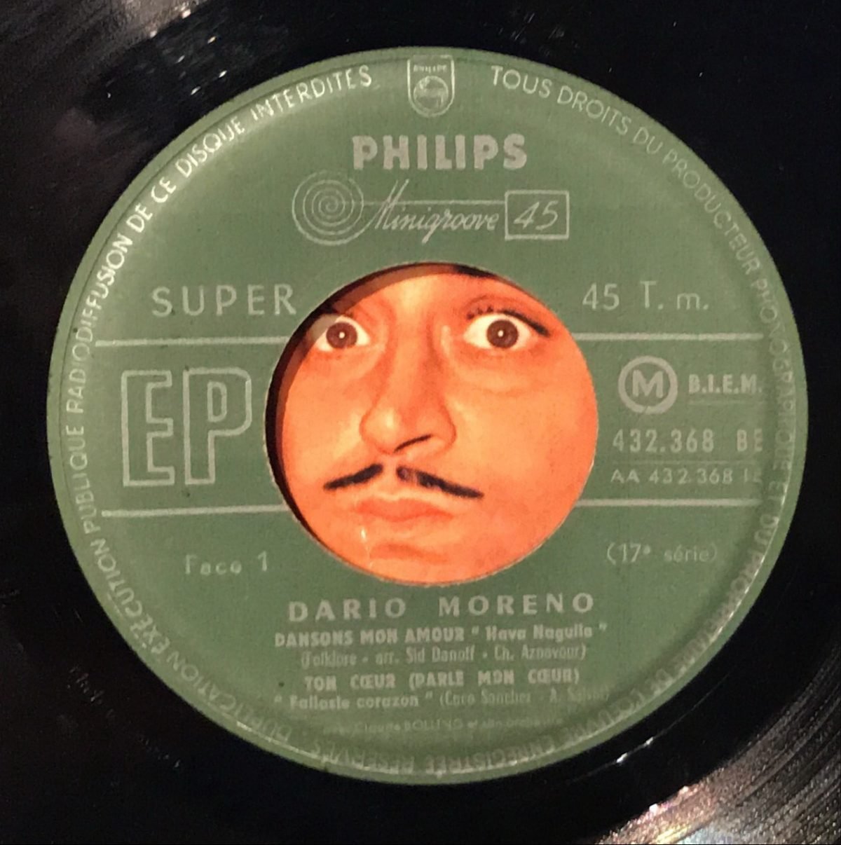 Dario Moreno ‎– Dansons Mon Amour Hava Naguila 45lik EP - Görsel 3