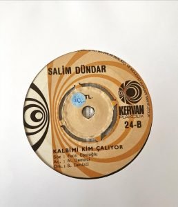 Salim Dündar ‎– Bir Dost Bulamadım Gün Akşam Oldu / Kalbimi Kim Çalıyor 45'lik Plak - Görsel 2