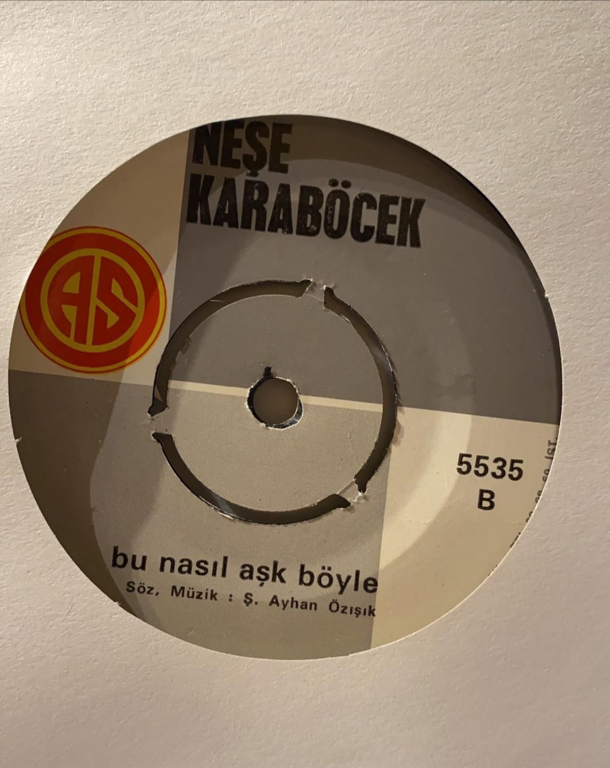 Neşe Karaböcek ‎– Elveda Meyhaneci / Bu Nasıl Aşk Böyle 45'lik Plak - Görsel 3