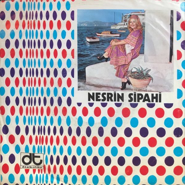Nesrin Sipahi ‎– Yaşamıyorum Sanki / Taş Değil Yüreğim 45lik Plak