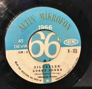 Silûetler ‎– Lorke Lorke / Dede Efendi 66 45lik Plak Altın Mikrofon 1966 - Görsel 3
