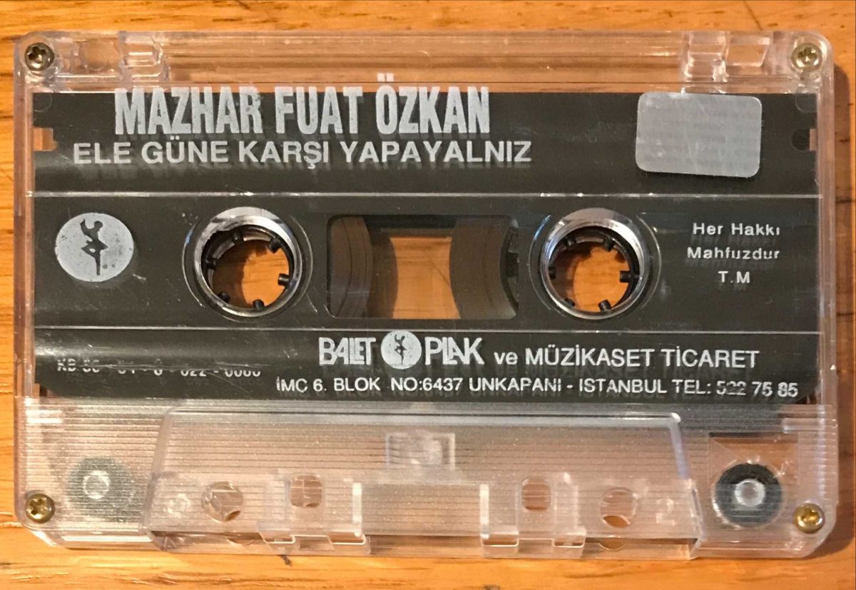 MFÖ – Ele Güne Karşı Yapayalnız Kaset - Görsel 2