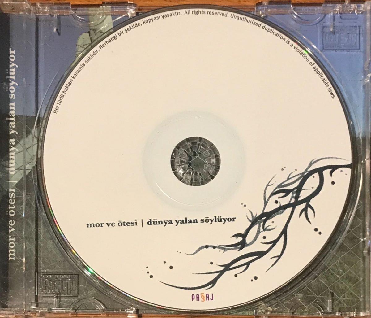 Mor Ve Ötesi – Dünya Yalan Sölüyor CD - Görsel 4