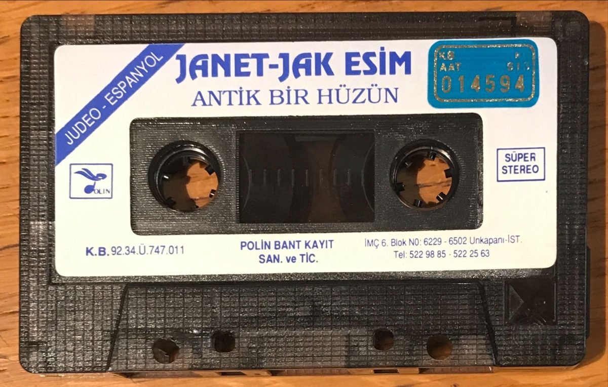 Janet & Jak Esim – Antik Bir Hüzün Kaset (Feat. Okay Temiz) (Ladino) - Görsel 4
