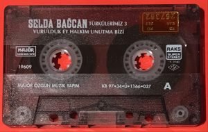 Selda Baǧcan – Vurulduk Ey Halkım Unutma Bizi Türkülerimiz 3 Kaset - Görsel 6