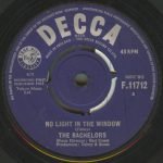 The Bachelors – No Light In The Window 45lik Plak