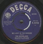 The Bachelors – No Light In The Window 45lik Plak