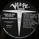 Astrud Gilberto – Look To The Rainbow LP Plak - Görsel 3