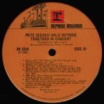 Pete Seeger & Arlo Guthrie – Pete Seeger & Arlo Guthrie Together In Concert 2LP Plak - Görsel 4