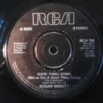 Sugar Minott / Desi Roots – Good Thing Going (We've Got A Good Thing Going) / Hung Up 45lik Plak