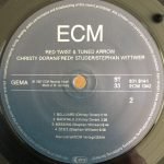 Red Twist & Tuned Arrow : Christy Doran / Fredy Studer / Stephan Wittwer – Red Twist & Tuned Arrow LP Plak - Görsel 4