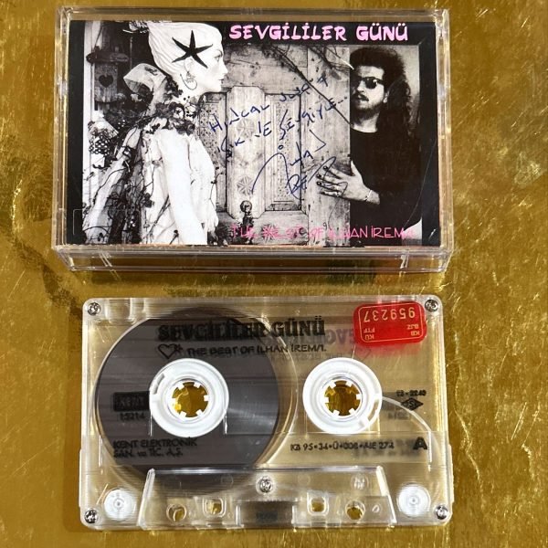 İlhan İrem – Sevgililer Günü (The Best Of İlhan İrem) Kaset (İmzalı)