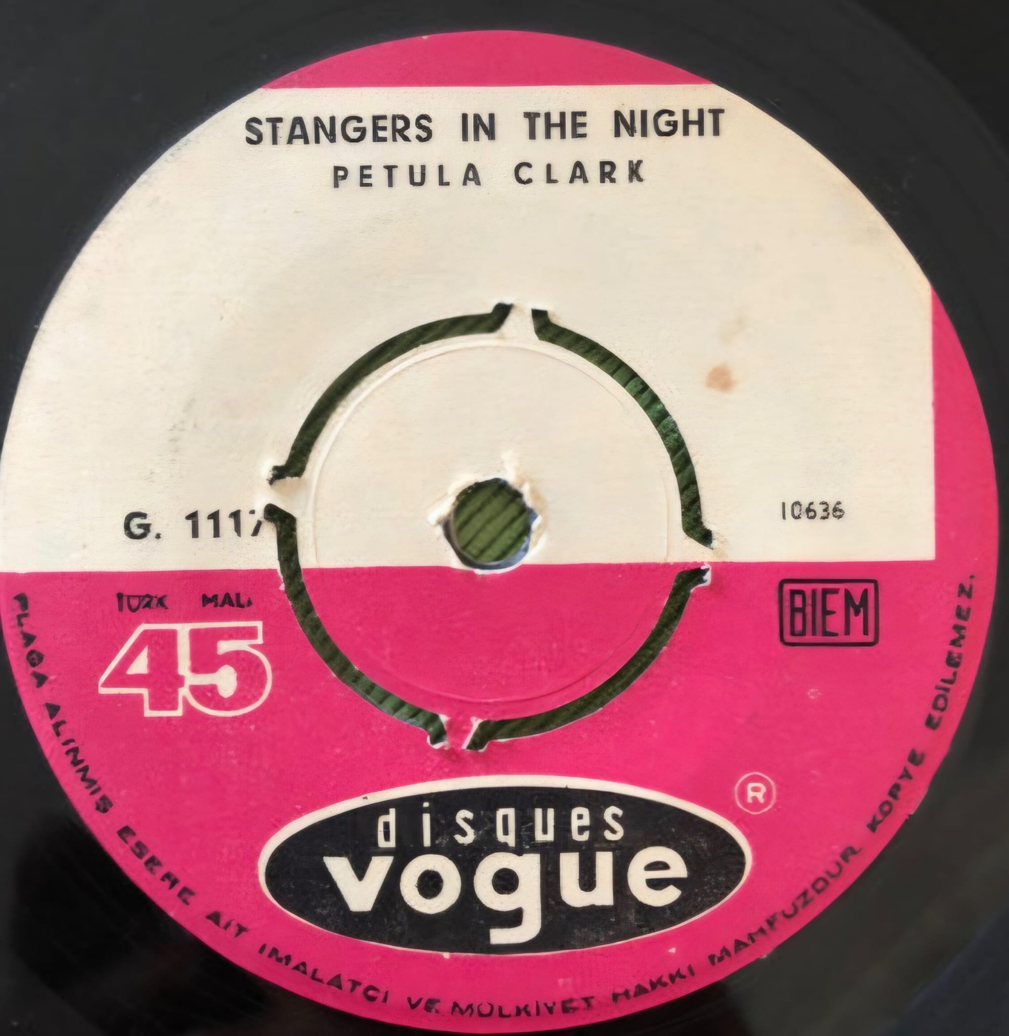 6e8af026-8c2e-43bc-b377-c19e61654f72 Petula Clark – Stangers In The Night / Bang Bang 45lik Plak - Görsel 1