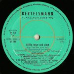 Afrika Tanzt Und Singt (Vom Tam-Tam Zum Jazz) LP Plak - Görsel 3
